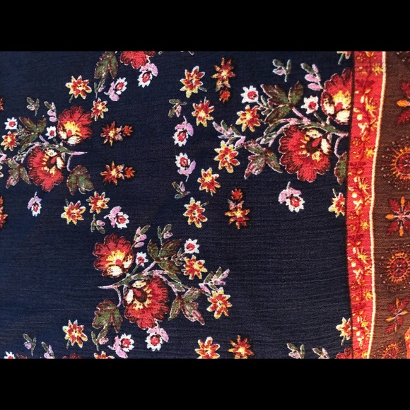 Patterned top - Picture 4 of 4